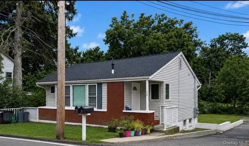 32 Tomkins Ave, Stony Point, NY, 10980-1420 | Card Image