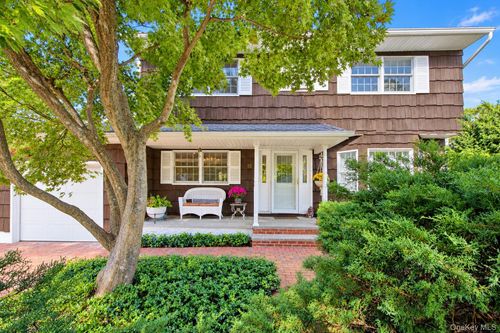 15 Sea Ridge Court, Huntington, NY, 11743 | Card Image