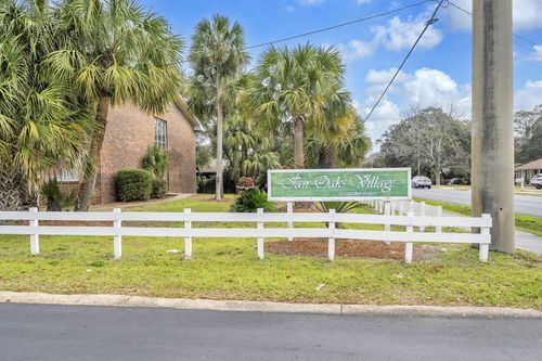 apt-1-615 Colonial Dr, Fort Walton Beach, FL, 32547-2359 | Card Image