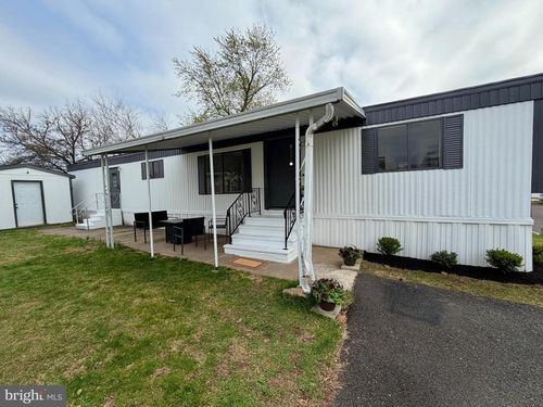 6211 Foster Dr, MORRISVILLE, PA, 19067-5215 | Card Image