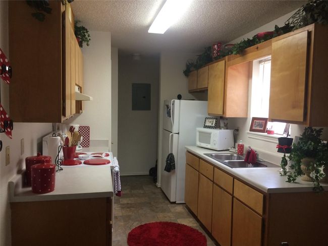 303 E Avenue E, Condo with 1 bedrooms, 1 bathrooms and null parking in Hooks TX | Image 13