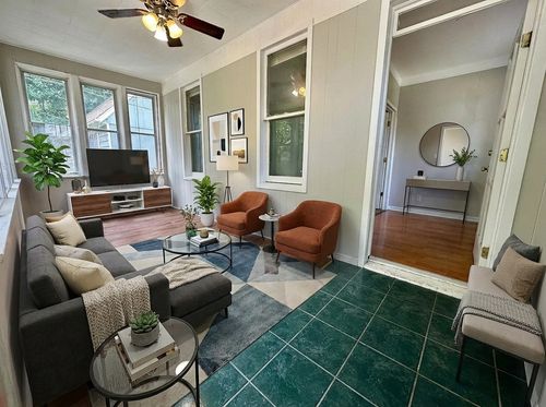 50 Sheridan St, Elgin, IL, 60123-6262 | Card Image