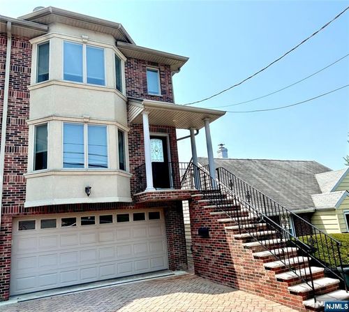 322 E Palisades Blvd, Palisades Park, NJ, 07650-2243 | Card Image