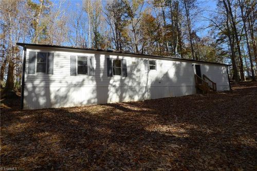 166 La Quinta Dr, Advance, NC, 27006-7005 | Card Image