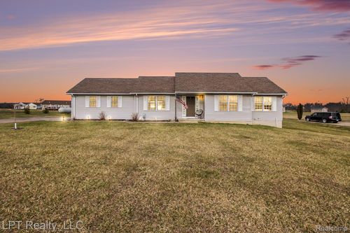 6632 Hanna Ct, Byron, MI, 48418-9660 | Card Image