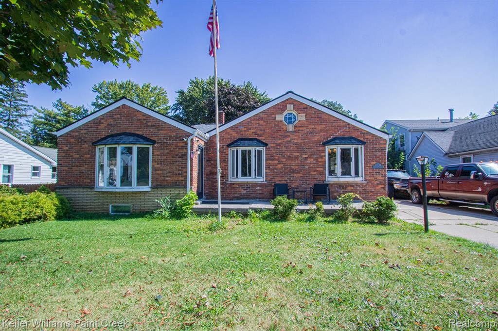 Bohn St, Roseville, MI 48066