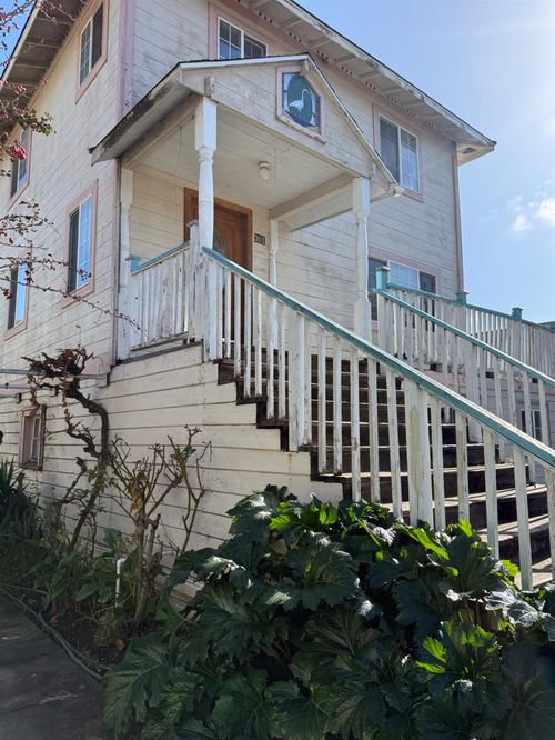 301 B St, Isleton, CA, 95641-7018 | Card Image