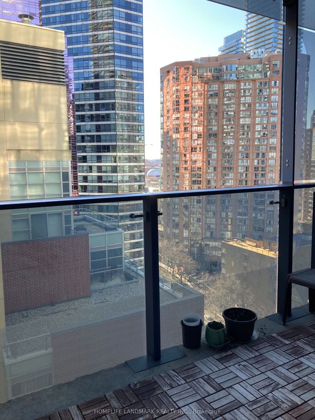 1406 - 5 St Joseph St, Condo with 1 bedrooms, 1 bathrooms and null parking in Toronto ON | Image 9