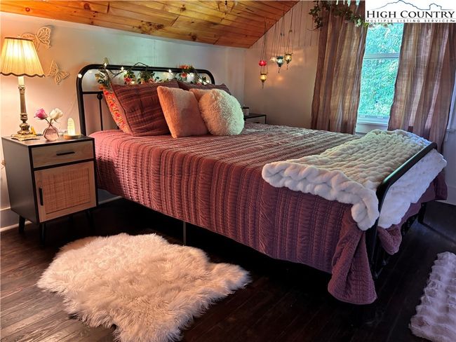 295 Jakes Mountain Rd, House other with 3 bedrooms, 2 bathrooms and null parking in Deep Gap NC | Image 42