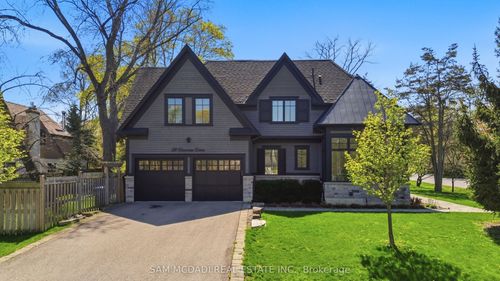36 Veronica Dr, Mississauga, ON, L5G2B2 | Card Image