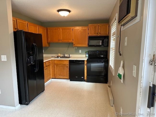 UNIT-96 - 1 Abbott Rd, Condo with 2 bedrooms, 2 bathrooms and 2 parking in Ellington CT | Image 9