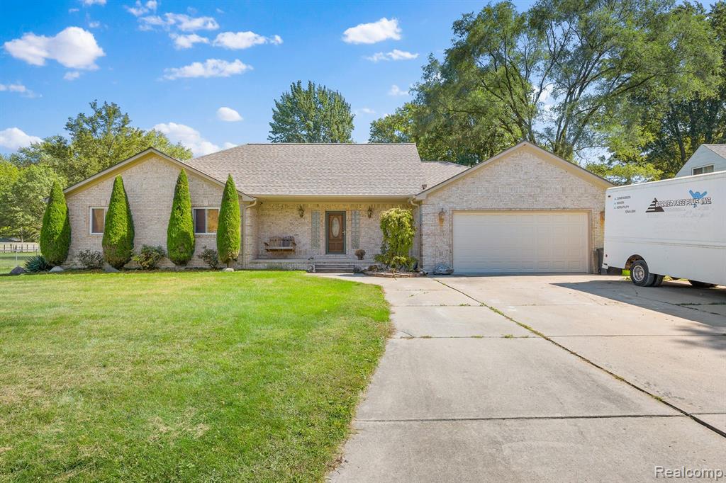 Hamon St, Harrison Township, MI 48045