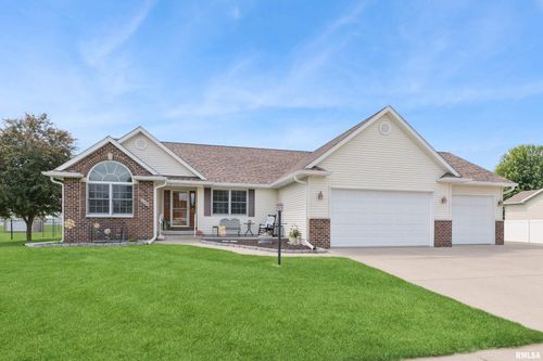 669 N 6th St Cir, Princeton, IA, 52768-7001 | Card Image