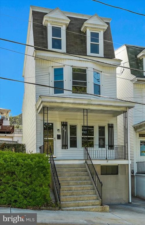 328 S Jackson St, POTTSVILLE, PA, 17901-3632 | Card Image