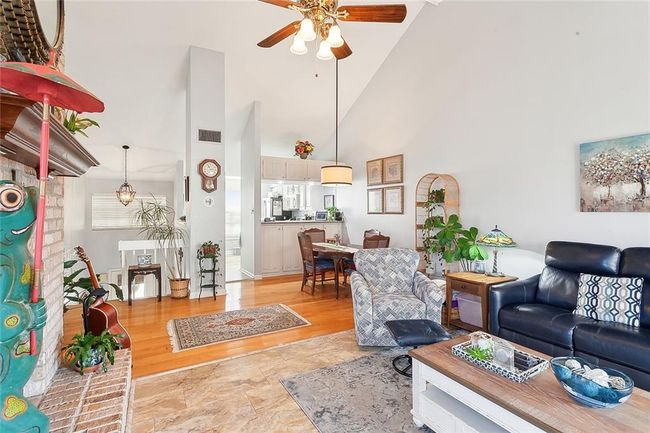 Living Room | Image 7