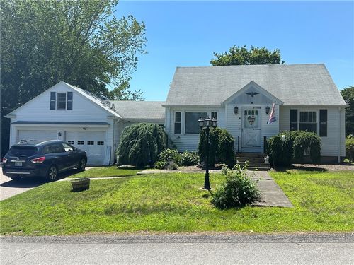 9 Cannon St, Cranston, RI, 02920-2411 | Card Image