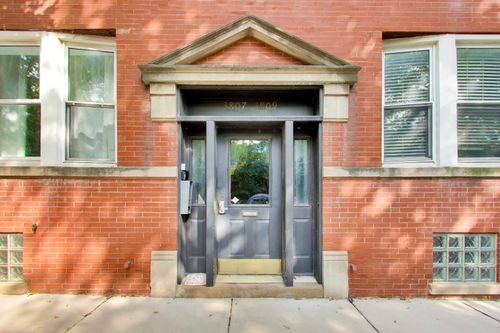 2-3809 N Ravenswood Ave, CHICAGO, IL, 60613-2735 | Card Image
