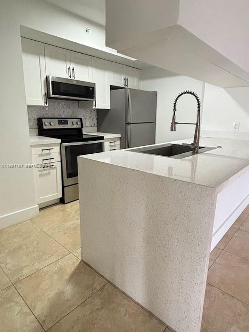 apt-207-410 S Park Rd, Hollywood, FL, 33021-8724 | Card Image