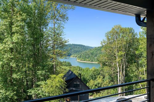 2405 Shoreside Dr, Smithville, TN, 37166-2913 | Card Image
