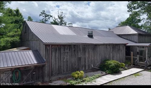 329 Wheeler Ln, Jamestown, TN, 38556-5813 | Card Image