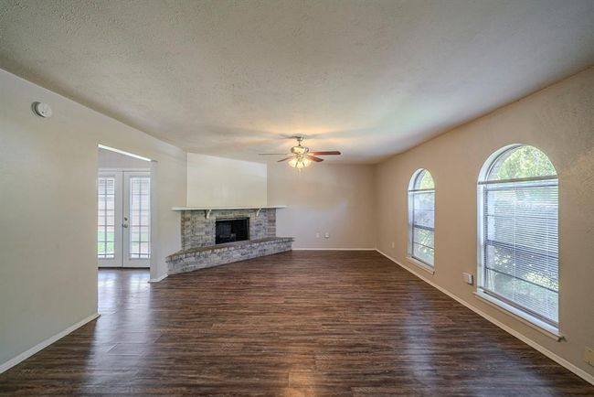 22739 Millgate Dr, House other with 3 bedrooms, 2 bathrooms and 2 parking in Spring TX | Image 5