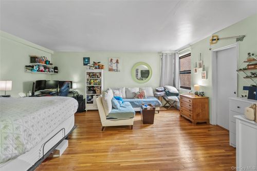 apt-4q-142 Garth Rd, Scarsdale, NY, 10583-3718 | Card Image