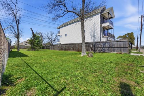 3011 Elysian St, Houston, TX, 77009-5910 | Card Image