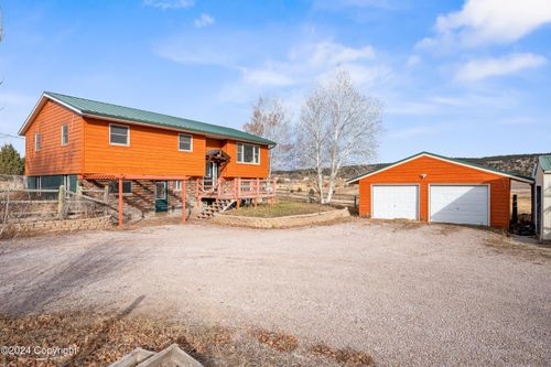 11 Green House Rd, Newcastle, WY, 82701-9431 | Card Image