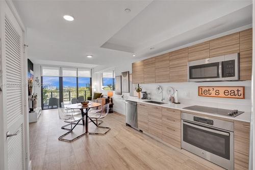 unit-910-121 Ne 34th St, Miami, FL, 33137-3864 | Card Image