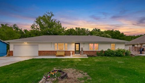 1712 Russell Rd, Pleasant Hill, MO, 64080-1158 | Card Image