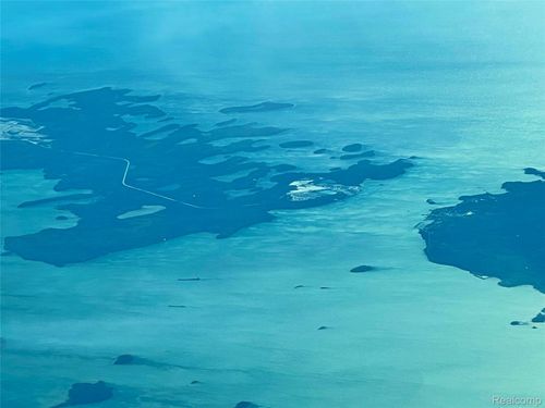 33882 S Dix Point Rd, Drummond Island, MI, 49726-9661 | Card Image