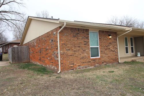 999 N 5th St, Noble, OK, 73068-9393 | Card Image