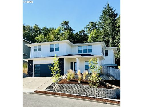818 Hawk Dr, Silverton, OR, 97381-4103 | Card Image