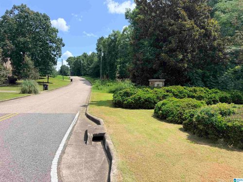 32-912 Bending Creek Dr, BESSEMER, AL, 35023-7093 | Card Image