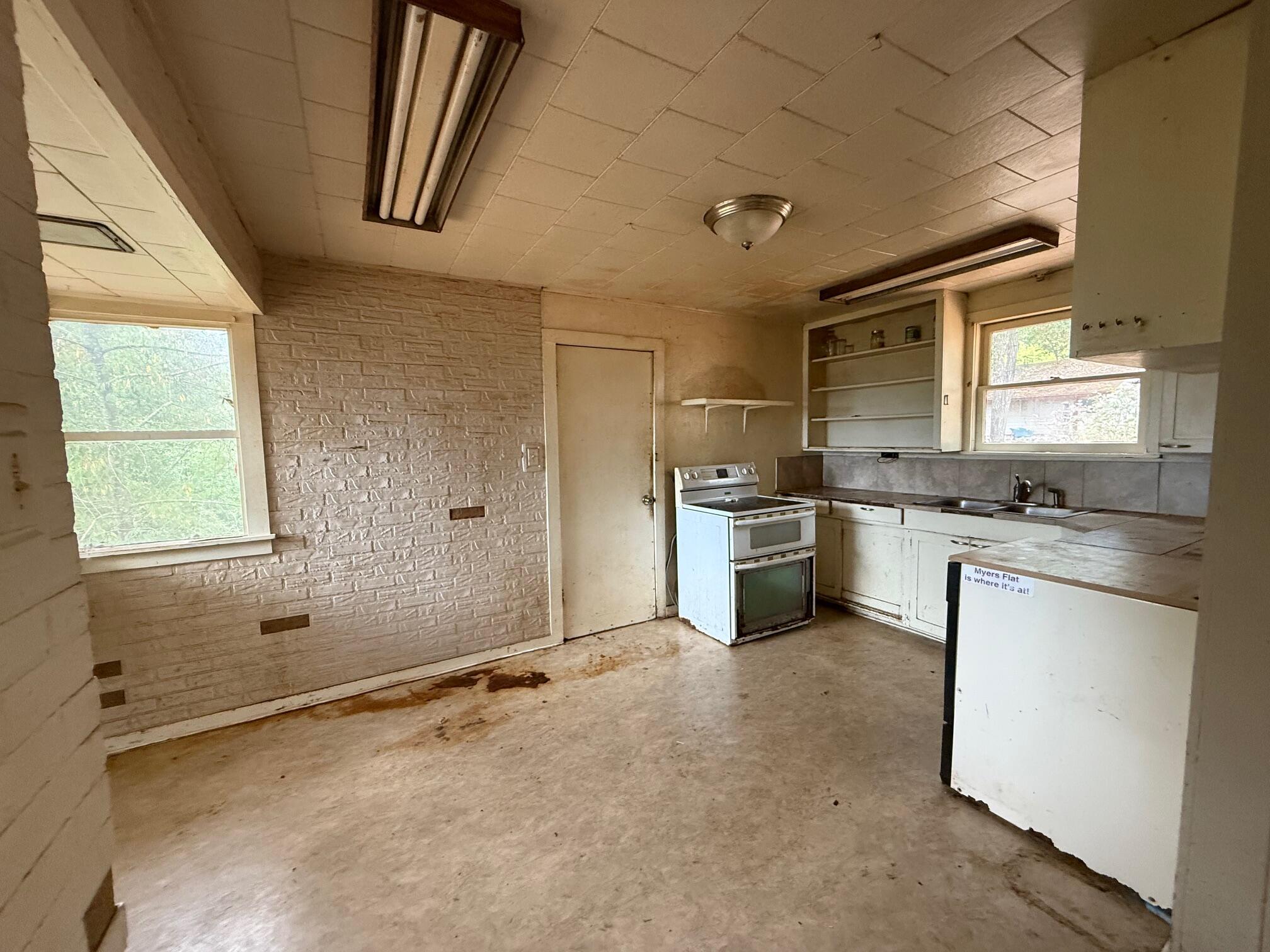 Residential in Myers Flat 3
