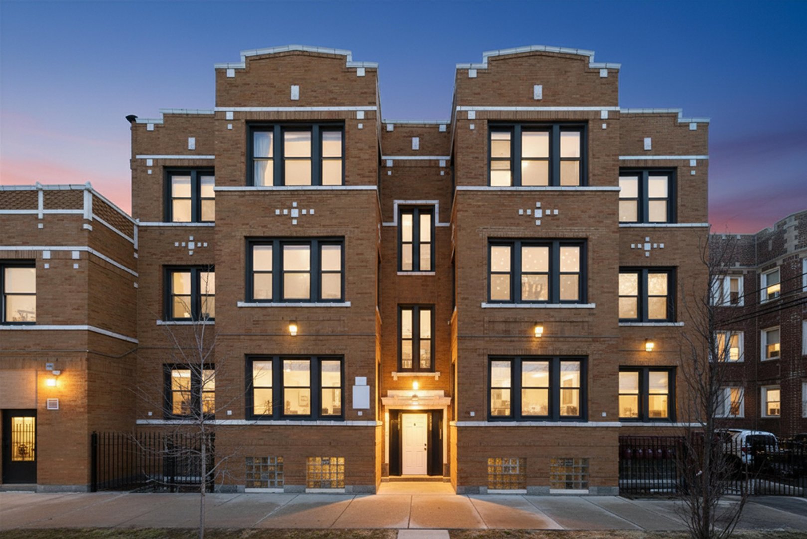 Commercial Sale in Chicago 2