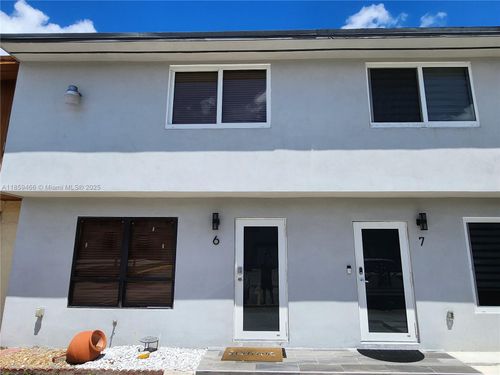 apt-2-8360 Nw 8th St, Miami, FL, 33126-3912 | Card Image