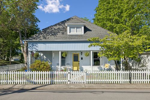 209 Murrell St, Dickson, TN, 37055-1321 | Card Image