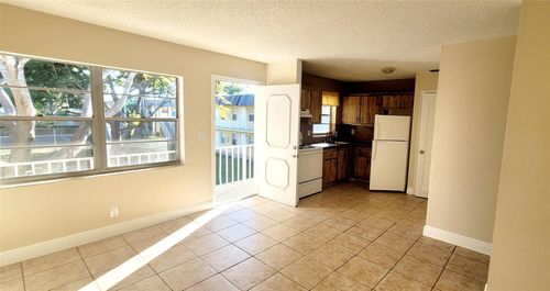 823-5192 Ne 6th Ave, Fort Lauderdale, FL, 33334-3381 | Card Image