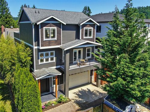 125 1st Ave Nw, Issaquah, WA, 98027-3229 | Card Image