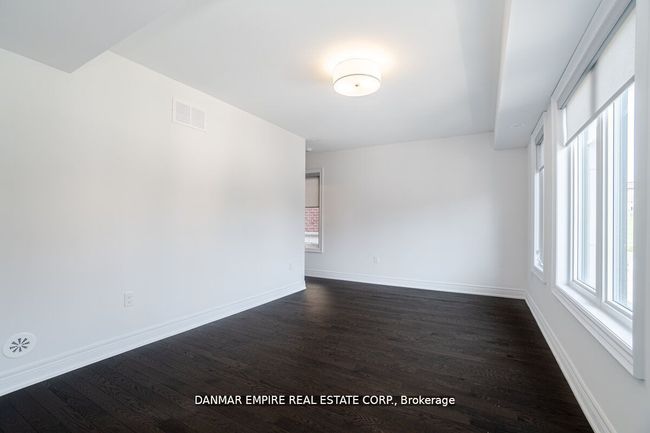 31 Hiawatha Crt, House attached with 3 bedrooms, 4 bathrooms and 2 parking in Vaughan ON | Image 21