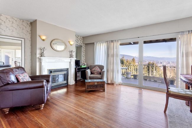 1013 Tuxedo Dr, House other with 4 bedrooms, 2 bathrooms and 3 parking in Port Moody BC | Image 7