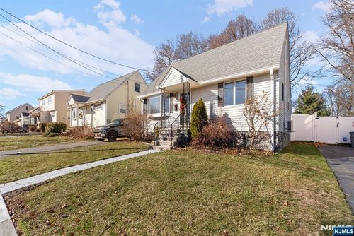 22 Runyon Rd, Clifton, NJ, 07013-2710 | Card Image