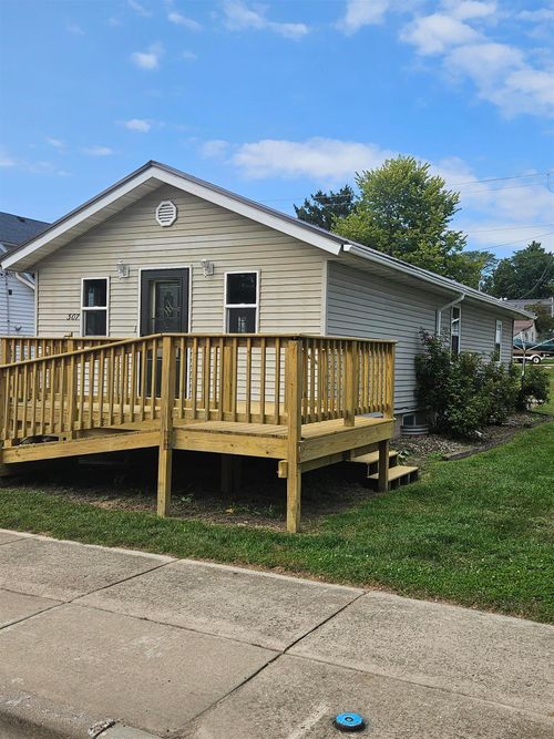 307 E Front St, WAUZEKA, WI, 53826-9642 | Card Image