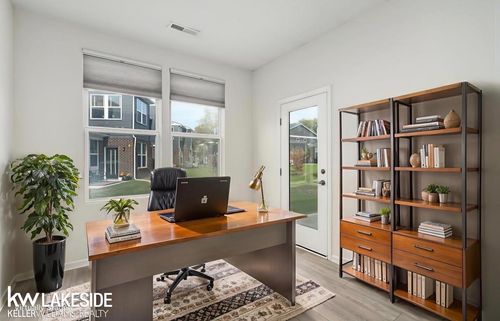 324 Strawberry Dr, Rochester, MI, 48307-4944 | Card Image