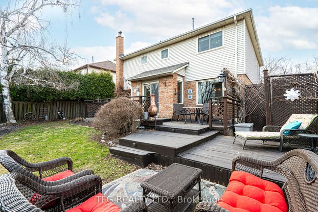 1272 Maple Ridge Dr, House other with 5 bedrooms, 4 bathrooms and 2 parking in Pickering ON | Image 36