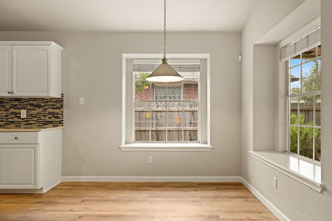 Window seat in Breakfast Area | Image 10