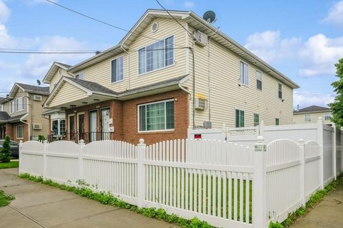 6235 Almeda Ave, Arverne, NY, 11692-1361 | Card Image