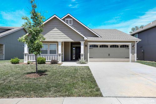 820 W 30th St, Lawrence, KS, 66046-4527 | Card Image