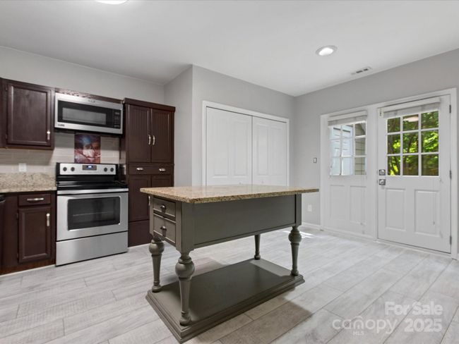 9473 Kings Falls Dr, Condo with 2 bedrooms, 2 bathrooms and null parking in Charlotte NC | Image 14
